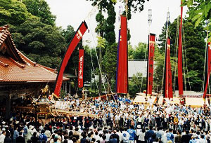 熊甲二十日祭の枠旗行事